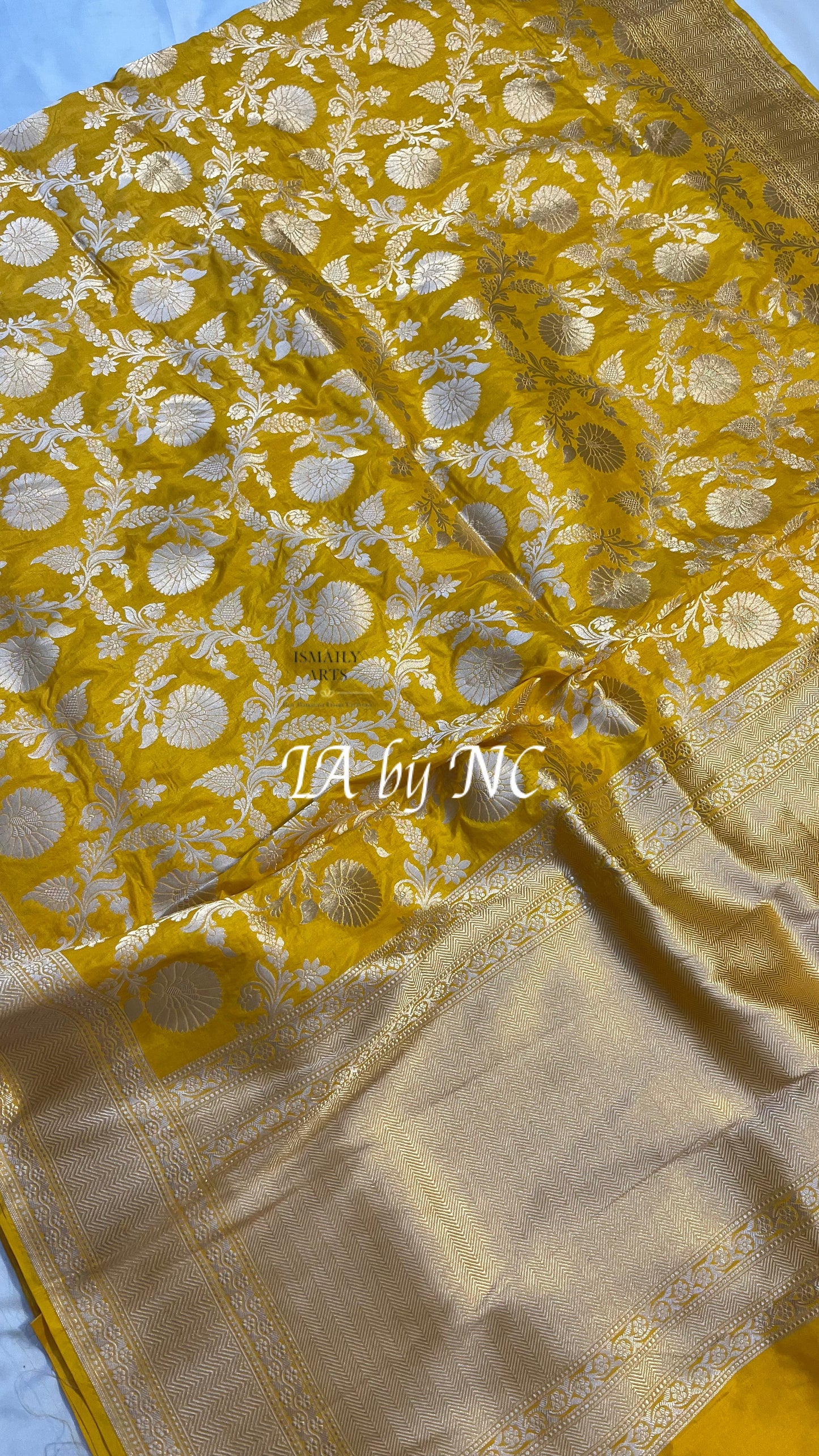 Bumblebee Banarasi Pure Katan Silk Pattu Saree