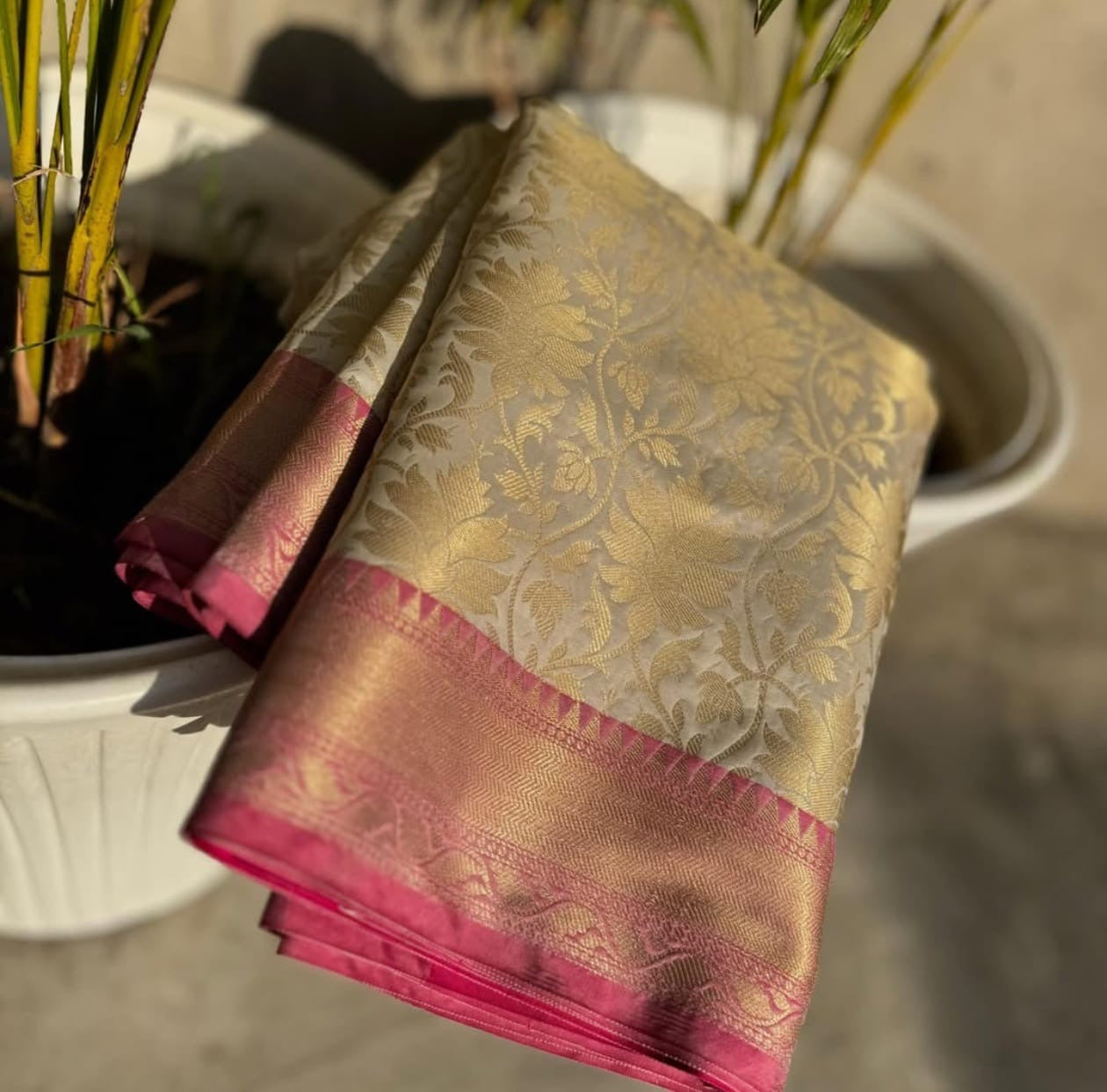 Jhanvi Kapoor Inspired Banarasi Blend Tissue Brocade Saree