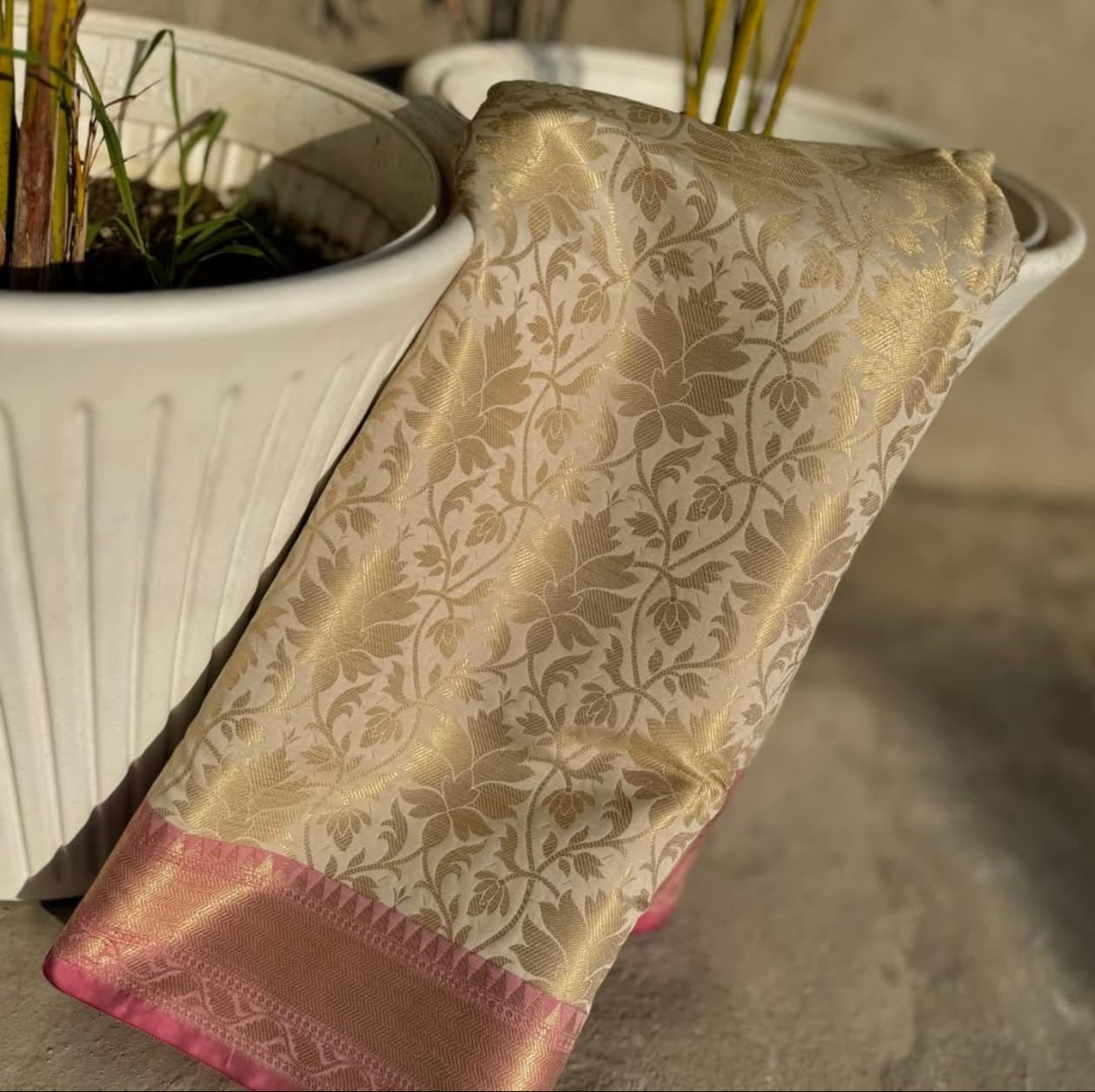 Jhanvi Kapoor Inspired Banarasi Blend Tissue Brocade Saree